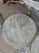 تصویر زیر بشقابی طرح گلبرگ 