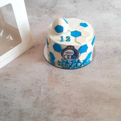 تصویر کیک فوتبالی بادکور فوندانت وزن 1کیلو ونیم cake