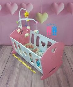 تصویر گهواره چوبی مدل قلبی 