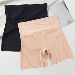 تصویر شلوارک لیزری زنانه سایز ۳۸ تا ۴۴ رنگ کرم و مشکی 