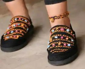 تصویر گیوه طرحدار زنانه 