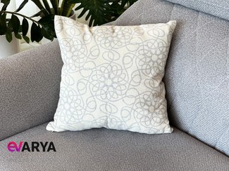 تصویر کوسن بافت ژاکارد پنبه ای مدل مارپیچ برند saheser رنگ طوسی سایز 45×45 