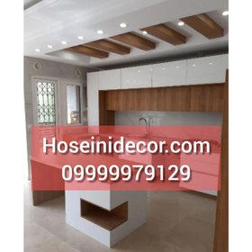 تصویر کابینت ترکیب هایگلاس و طرح چوب 