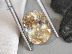 تصویر توپاز شری طبیعی پاکستان 11.9 قیراط 