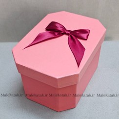 تصویر جعبه کادو ۸ ضلعی کوچک صورتی 