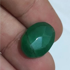 تصویر نگین یشم سبز طبیعی 