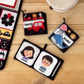 تصویر کتاب پارچه‌ای سیاه و سفید 