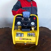 تصویر کمپرسور ۱۰ لیتر بی‌صدا (سایلنت) طرح دیوالت اینتیمکس مدل 13708 | طراحی مقاوم با شاسی فلزی(3عددی) 