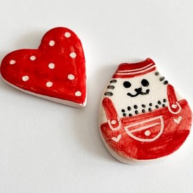 تصویر ست مگنت سرامیکی قلب و گربه قرمز 