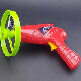 تصویر تفنگ فرفره ای خردسال 