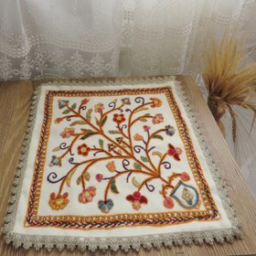 تصویر رومیزی پته دوزی کوچک جانماز یا رومیزی پته