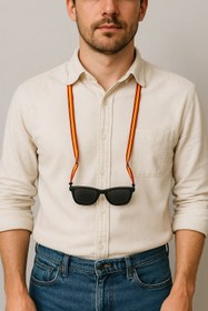 تصویر بند آویز عینک 