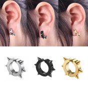 تصویر پیرسینگ گوش فیک اسپایک دار با جنس استیل 
