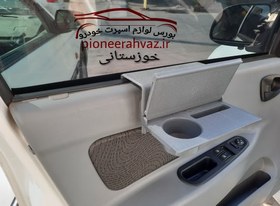 تصویر جالیوانی کنار شیشه 3حالته ماشین مشکی 