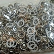 تصویر دکمه نوزادی بسته ۱۰۰ عددی رنگ سفید 