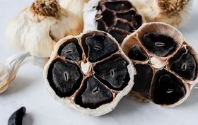 تصویر سیر سیاه همدان ۳۰۰ گرمی 