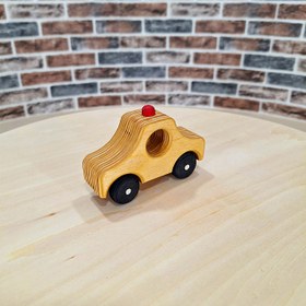 تصویر ماشین پلیس چوبی Wooden police car