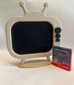 تصویر تخته سیاه تلویزیونی چوبی 