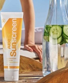 تصویر ضدآفتاب فیزیکی فوراور لیوینگ پروداکتس امریکا Aloe Sunscreen Forever 118 mil