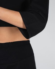 تصویر کراپ تاپ یوگا 