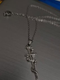 تصویر گردنبند شمشیر ماری 