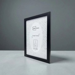 تصویر قاب عکس دیواری سایز ۳۰*۲۱ 