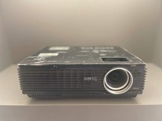 تصویر ویدئو پروژکتور بنکیو مدل MP610 با شدت نور ۴۸۰۰ لومن 