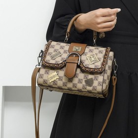 تصویر کیف طرح چهار خونه 