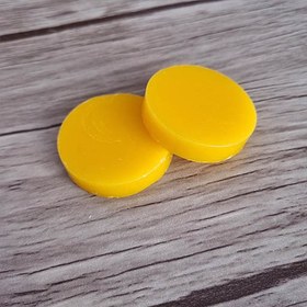 تصویر موم لبه چرم 