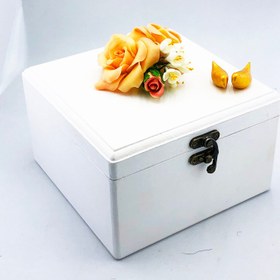 تصویر جعبه تی بگ چوبی دستساز گالری عزیزی طرح گل و پرنده مدل GZ98679 - سفید 