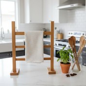 تصویر نردبان چوبی حوله و دستمال آشپزخانه 