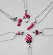 تصویر گردنبند- توت فرنگی ، قارچ ، فلفل ، آلبالویی 