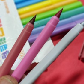 تصویر مداد رنگی بینهایت با نوک ضخیم 
