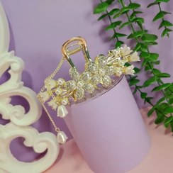 تصویر کلیپس مجلسی گل آویزدار با مروارید و نگین 