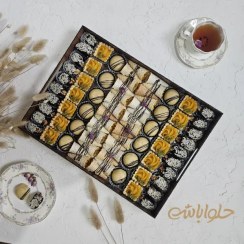 تصویر سینی میکس حلوا خرما و حلوا زنجبیلی 