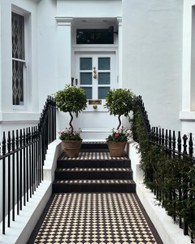 تصویر خرید برگ بو برای دکوراسیون سالن‌های بزرگ 