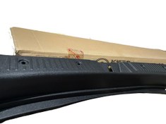 تصویر قاب پلاستیکی درب صندوق عقب گریت وال M4 6302101-S08-00CR