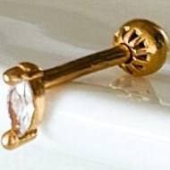 تصویر پیرسینگ نگین مارکیز 