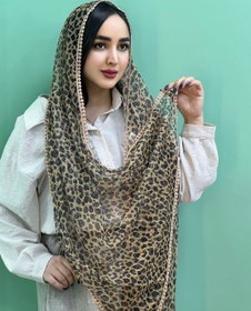 تصویر شال توری لبه عدسی 