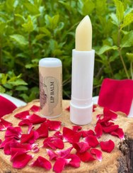 تصویر بالم لب طبیعی 