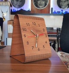 تصویر ساعت رومیزی مدل Simple با طرحی ساده و با تنوع رنگ ا Desktop clock Desktop clock