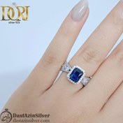 تصویر انگشتر نقره زنانه طرح یاقوت کبود طرح ملکه 