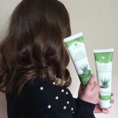 تصویر شامپو آلوئه جوجوبا فوراور (بسته بندی تیوپی) Aloe-Jojoba Shampoo