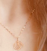 تصویر گردن آویز گل رز Gold Rose Necklace Pedant