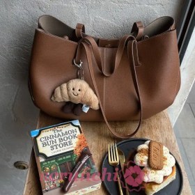 تصویر بگ چارم مدل کروسان 