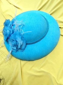 تصویر کلاه آیدا آبی ساده 