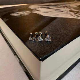 تصویر پرسینگ گوش مثلث سایز 4 