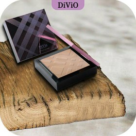 تصویر پنکک دیو دیو حاوی عصاره آلوئه ورا Divio Compact Powder