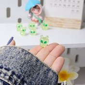 تصویر شب نما طرح فضایی سبز 