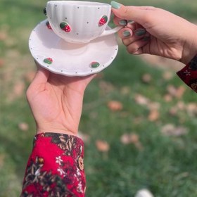 تصویر ست فنجان و نعلبکی سرامیکی مدل توت فرنگی coffee cup